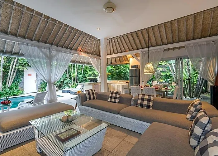 Esha Drupadi Seminyak
