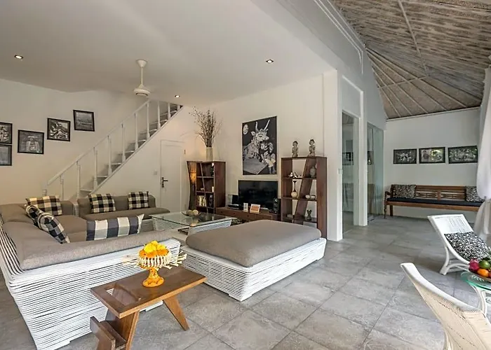 Esha Drupadi Seminyak *