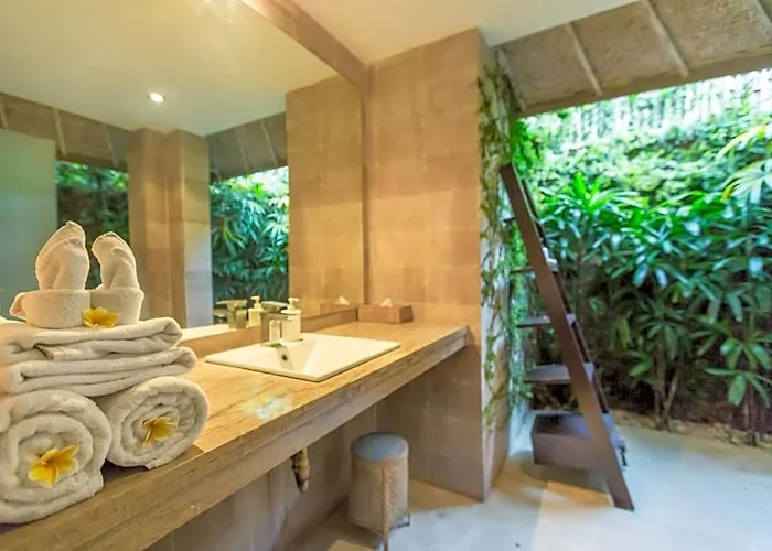 Villa Esha Drupadi Seminyak *